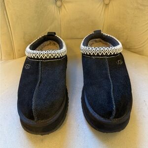 UGG Tazz Platform Mule Size 6M